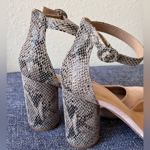SNAKE PRINT HEELS. CLOSED TOE, ANKLE STRAP LAUREN CONRAD HYDRANGEA SHOES. GUC - Picture 9 of 16